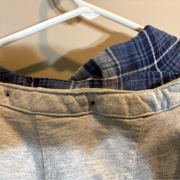 American Eagle Outfitters Navy and White Plaid Hooded Flannel - Picture 4 of 4